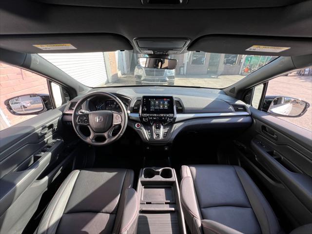 Photo of 2023 White Honda Odyssey
