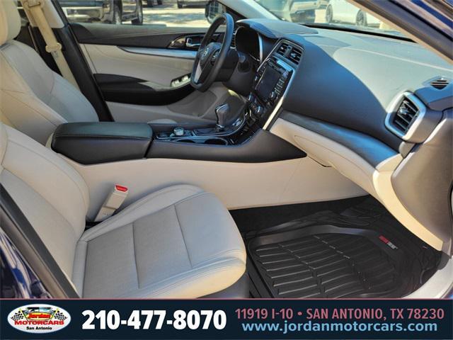 Photo of 2016 Deep Blue Pearl Nissan Maxima