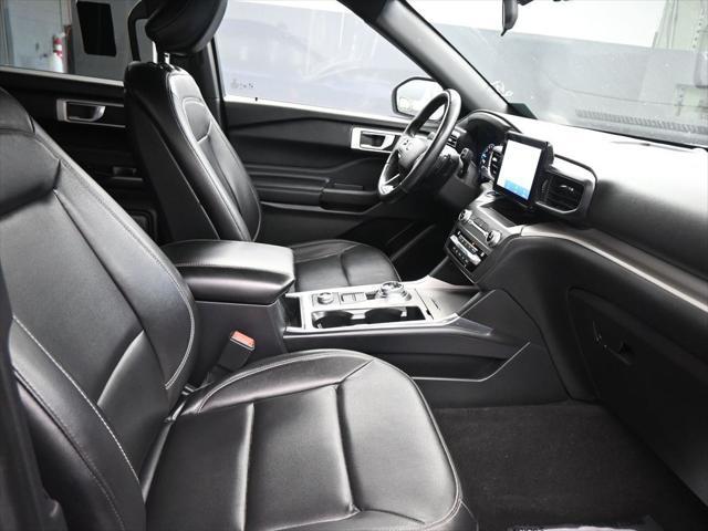 Photo of 2020 ATLAS BLUE METALLIC Ford Explorer