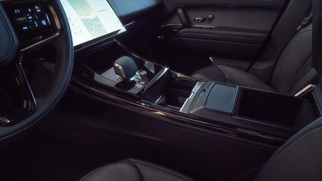 Photo of 2025 Santorini Black Metallic Land Rover Range Rover Sport