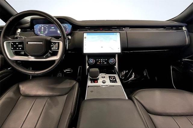 Photo of 2023 White Land Rover Range Rover