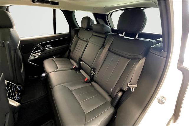 Photo of 2023 White Land Rover Range Rover