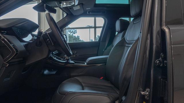 Photo of 2025 Gray Land Rover Range Rover Sport