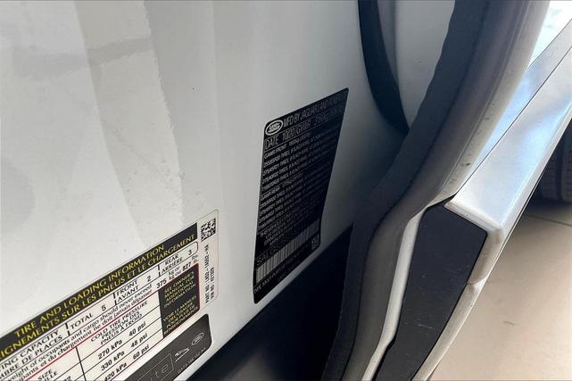 Photo of 2021 White Land Rover Range Rover