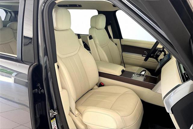 Photo of 2025 Black Land Rover Range Rover