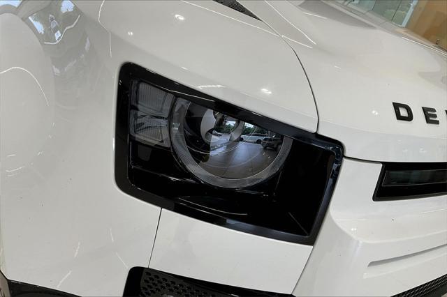 Photo of 2024 Fuji White Land Rover Defender