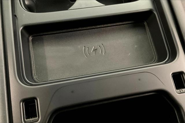 Photo of 2024 Fuji White Land Rover Defender