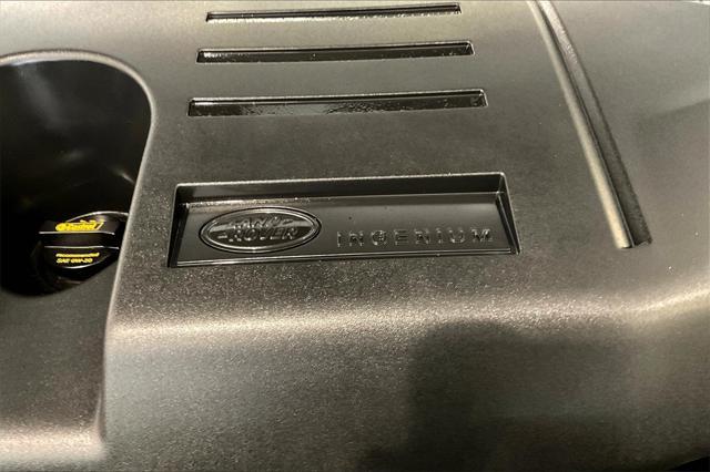 Photo of 2024 Fuji White Land Rover Defender