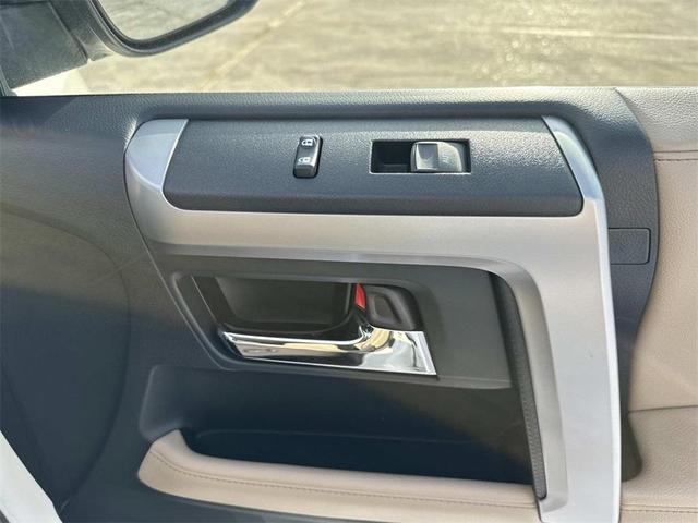 Photo of 2019 Blizzard Pearl Toyota 4Runner