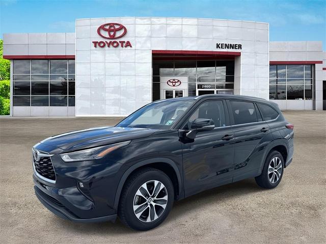 Photo of 2023 Black Toyota Highlander