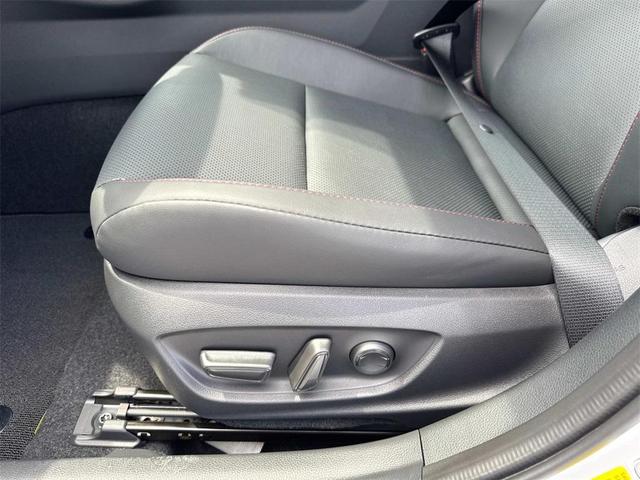 Photo of 2026 Pearl Toyota Prius Plug-In Hybrid