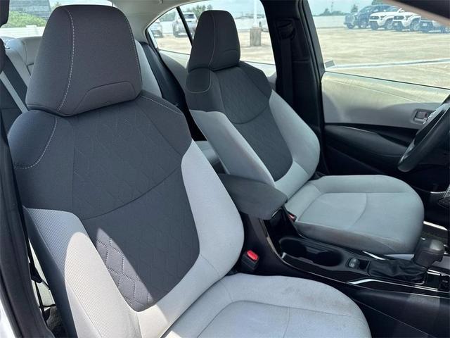 Photo of 2022 White Toyota Corolla