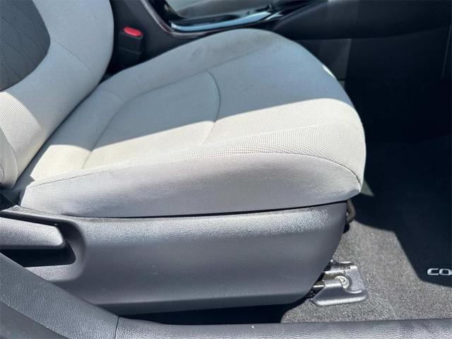 Photo of 2022 White Toyota Corolla