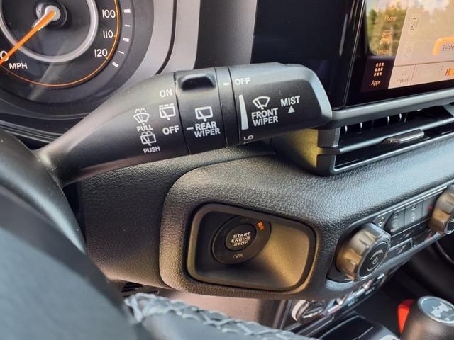 Photo of 2025 Granite Crystal Clearcoat Metallic Jeep Wrangler