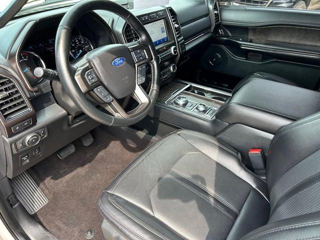 Photo of 2021 White Ford Expedition
