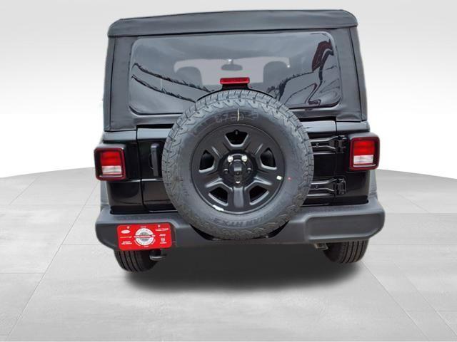Photo of 2025 Black Clearcoat Jeep Wrangler