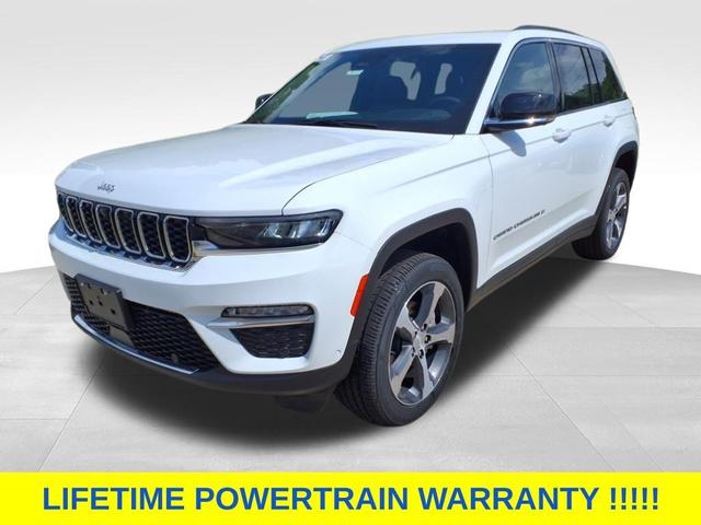 Photo of 2025 Bright White Clearcoat Jeep Grand Cherokee