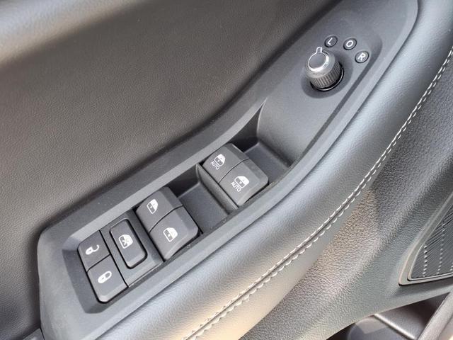 Photo of 2025 Bright White Clearcoat Jeep Grand Cherokee