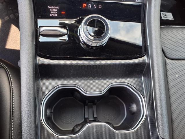 Photo of 2025 Bright White Clearcoat Jeep Grand Cherokee