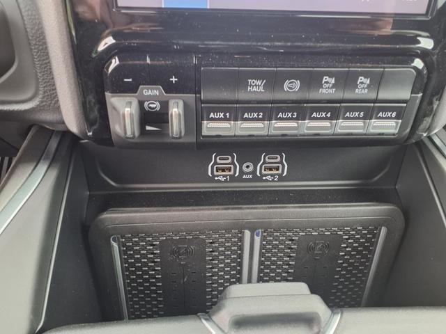 Photo of 2025 Granite Crystal Clearcoat Metallic RAM 2500