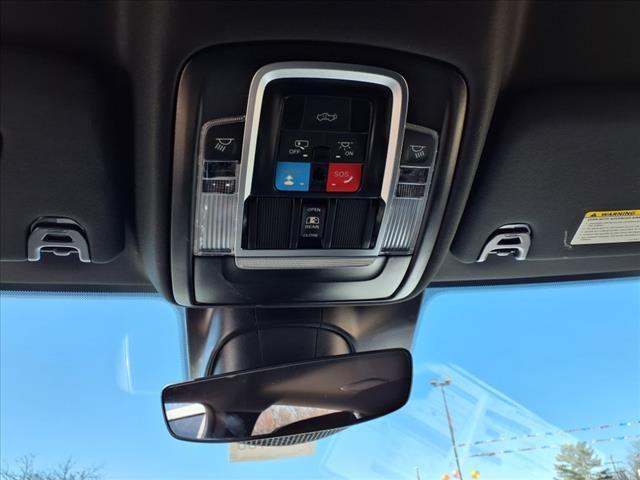 Photo of 2025 Bright White Clearcoat RAM 2500