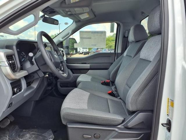 Photo of 2025 White Ford F-250