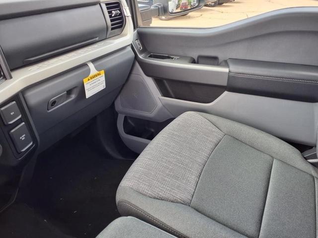 Photo of 2025 White Ford F-250