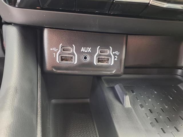 Photo of 2025 DB Black Crystal Clearcoat Dodge Durango