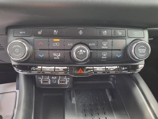 Photo of 2025 DB Black Crystal Clearcoat Dodge Durango