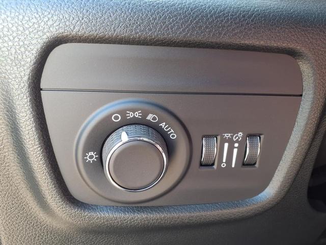 Photo of 2025 Bright White Clearcoat Jeep Grand Cherokee L