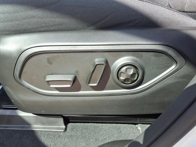 Photo of 2025 Bright White Clearcoat Jeep Grand Cherokee L