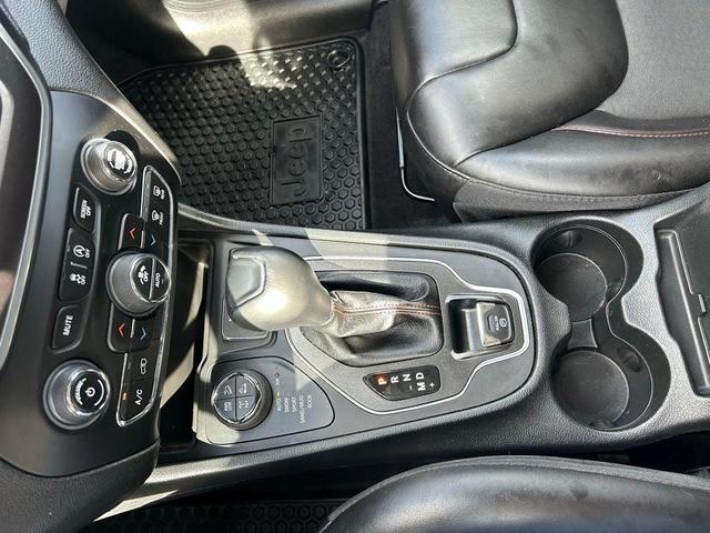 Photo of 2022 Bright White Clearcoat Jeep Cherokee