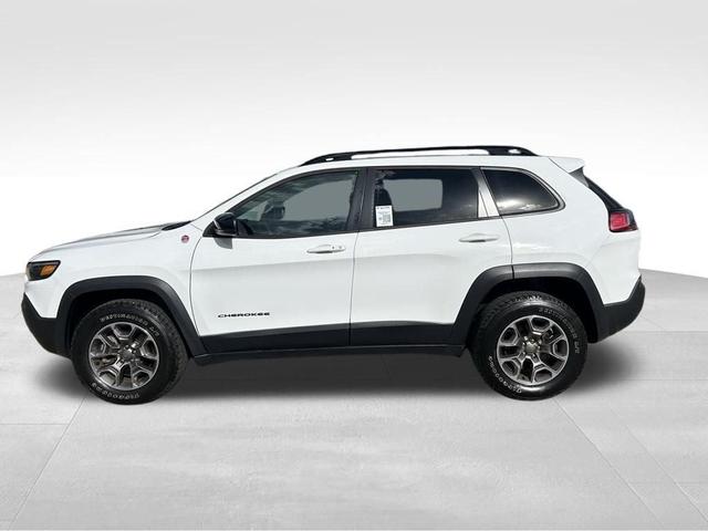 Photo of 2022 Bright White Clearcoat Jeep Cherokee