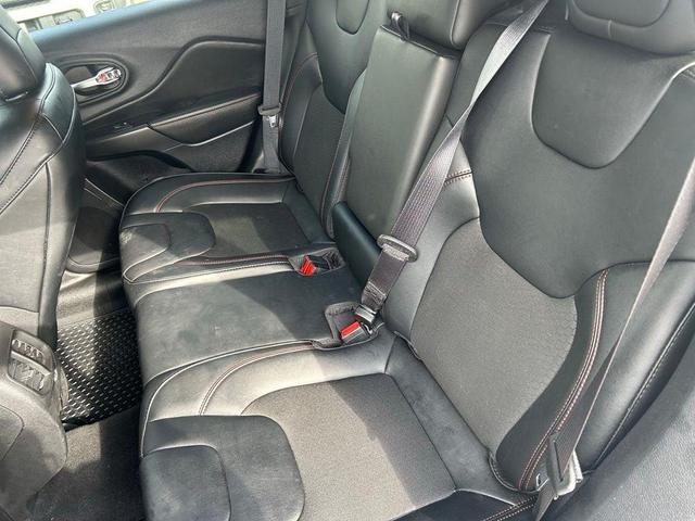 Photo of 2022 Bright White Clearcoat Jeep Cherokee