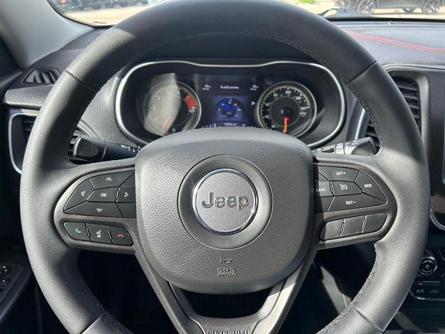 Photo of 2022 Bright White Clearcoat Jeep Cherokee