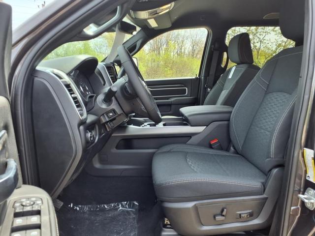 Photo of 2025 Granite Crystal Clearcoat Metallic RAM 3500