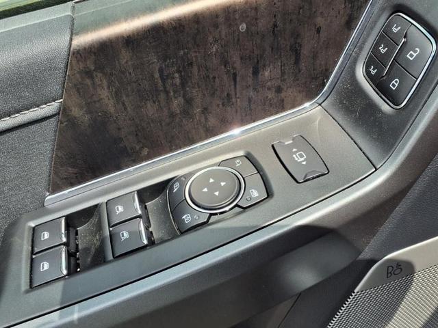 Photo of 2025 Oxford White Ford F-250