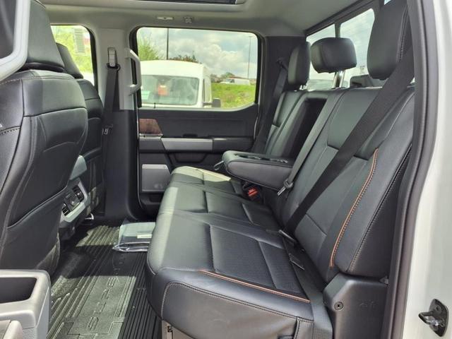 Photo of 2025 Oxford White Ford F-250