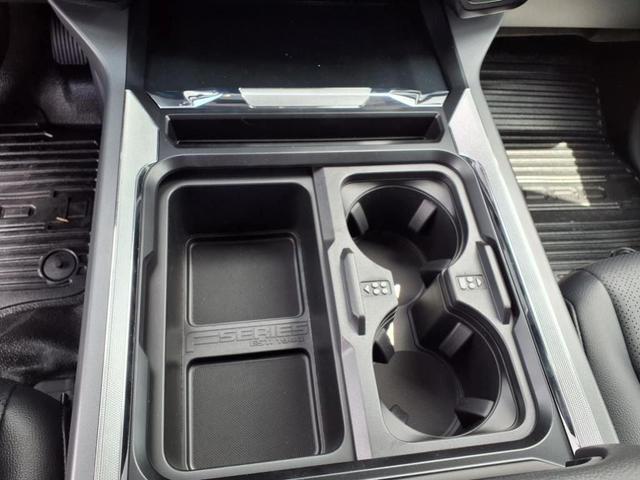 Photo of 2025 Oxford White Ford F-250