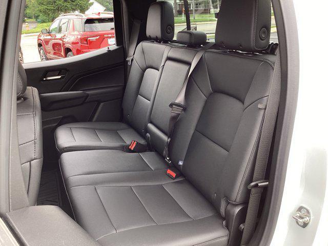 Photo of 2025 Summit White GMC Canyon
