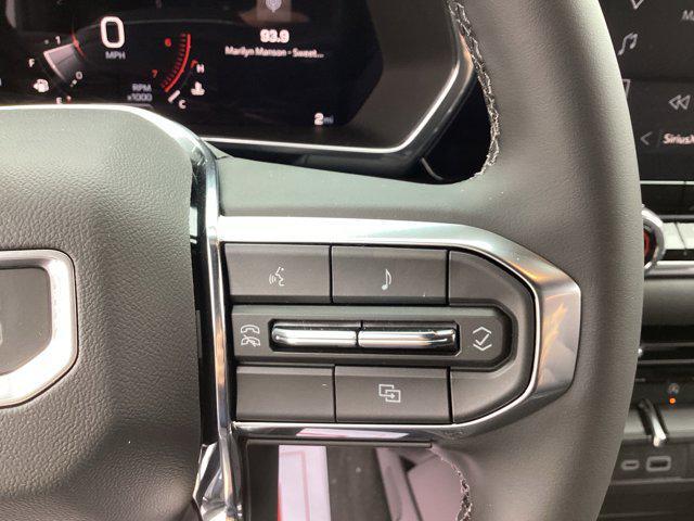 Photo of 2025 Summit White GMC Canyon
