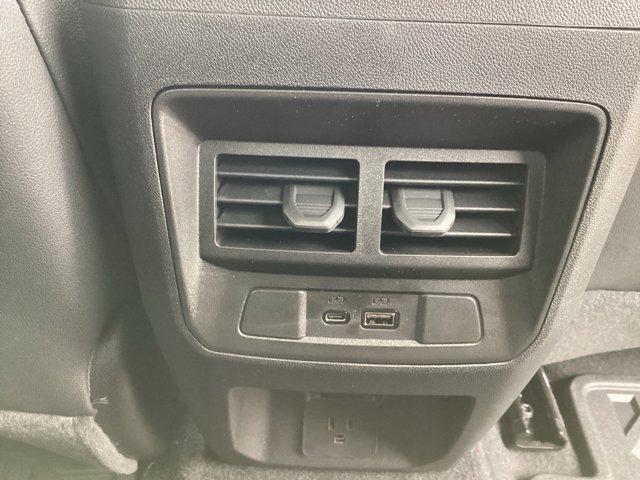 Photo of 2025 Summit White GMC Canyon