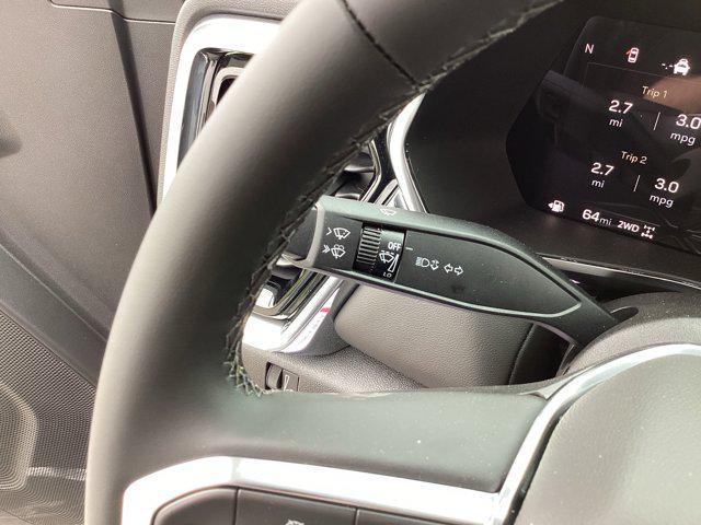 Photo of 2025 Summit White GMC Canyon