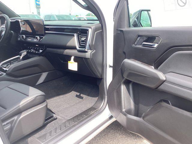 Photo of 2026 Summit White GMC Canyon
