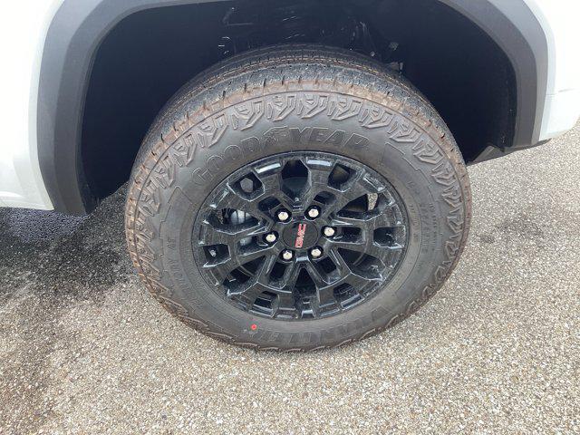 Photo of 2026 Summit White GMC Canyon