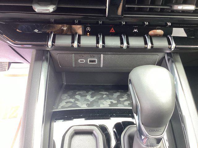 Photo of 2026 Summit White GMC Canyon