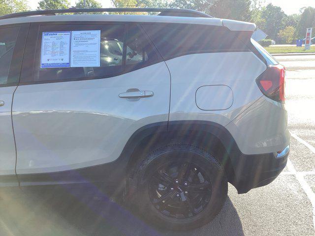 Photo of 2022 Desert Sand Metallic GMC Terrain