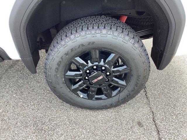 Photo of 2025 Summit White GMC Sierra 2500