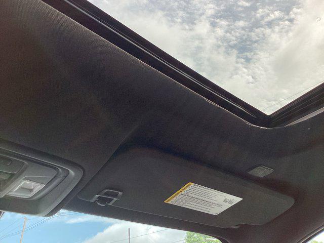 Photo of 2025 Summit White GMC Sierra 2500
