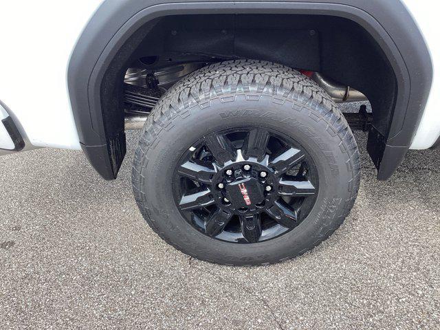 Photo of 2025 Summit White GMC Sierra 2500